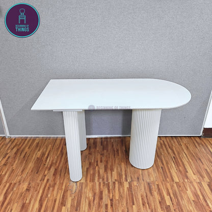 Sintered Stone Rounded Dining Table Three Legs