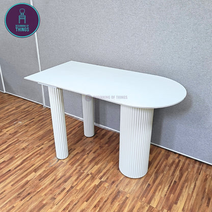Sintered Stone Rounded Dining Table Three Legs