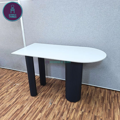 Sintered Stone Rounded Dining Table Tower Three Legs