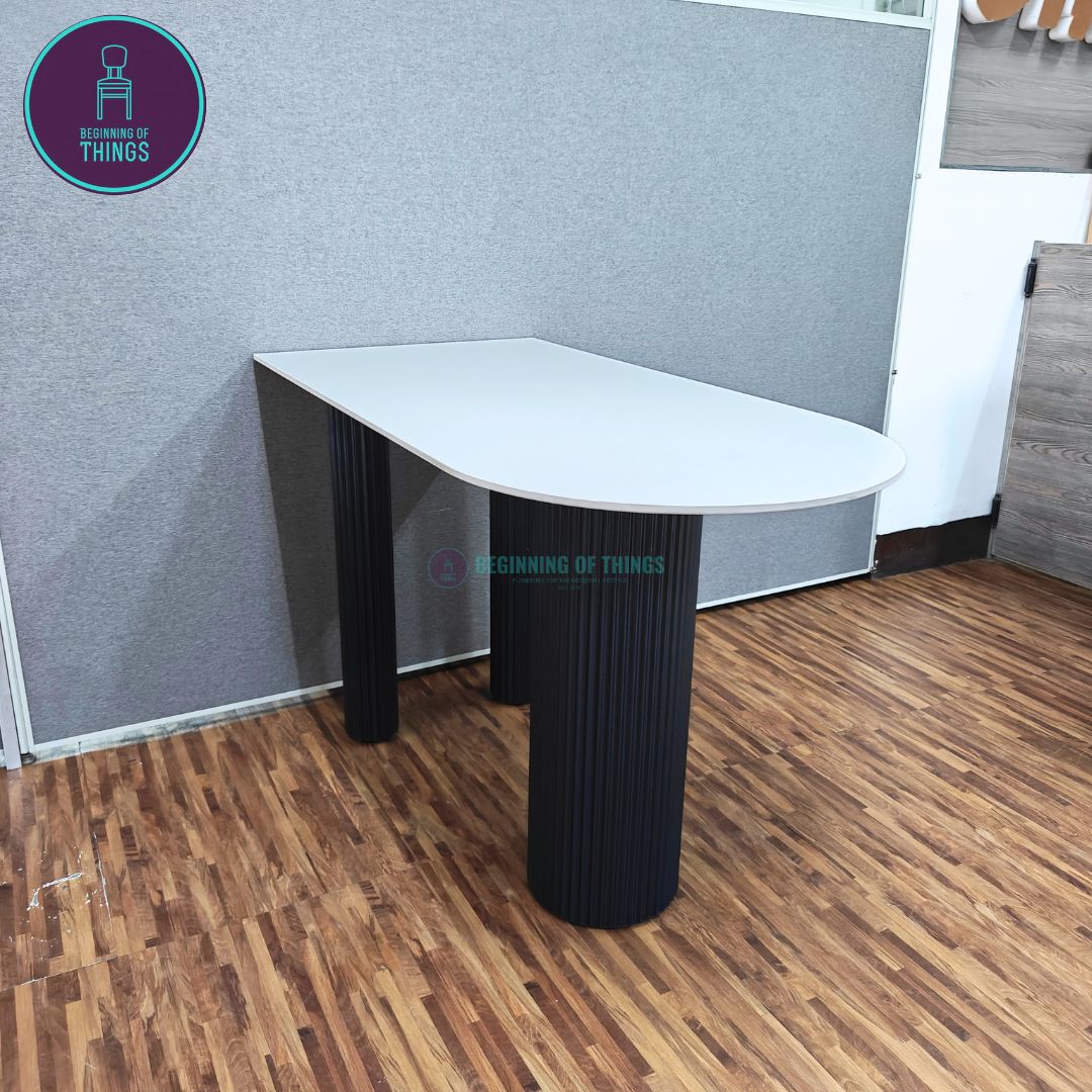 Sintered Stone Rounded Dining Table Tower Three Legs