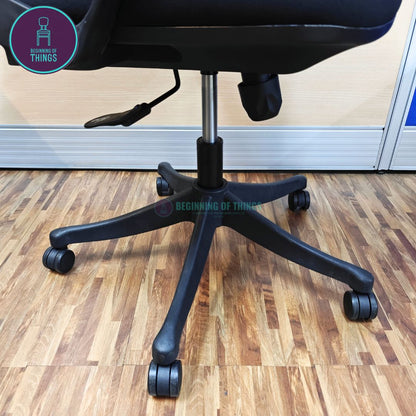 Rounded Frame Office Chair