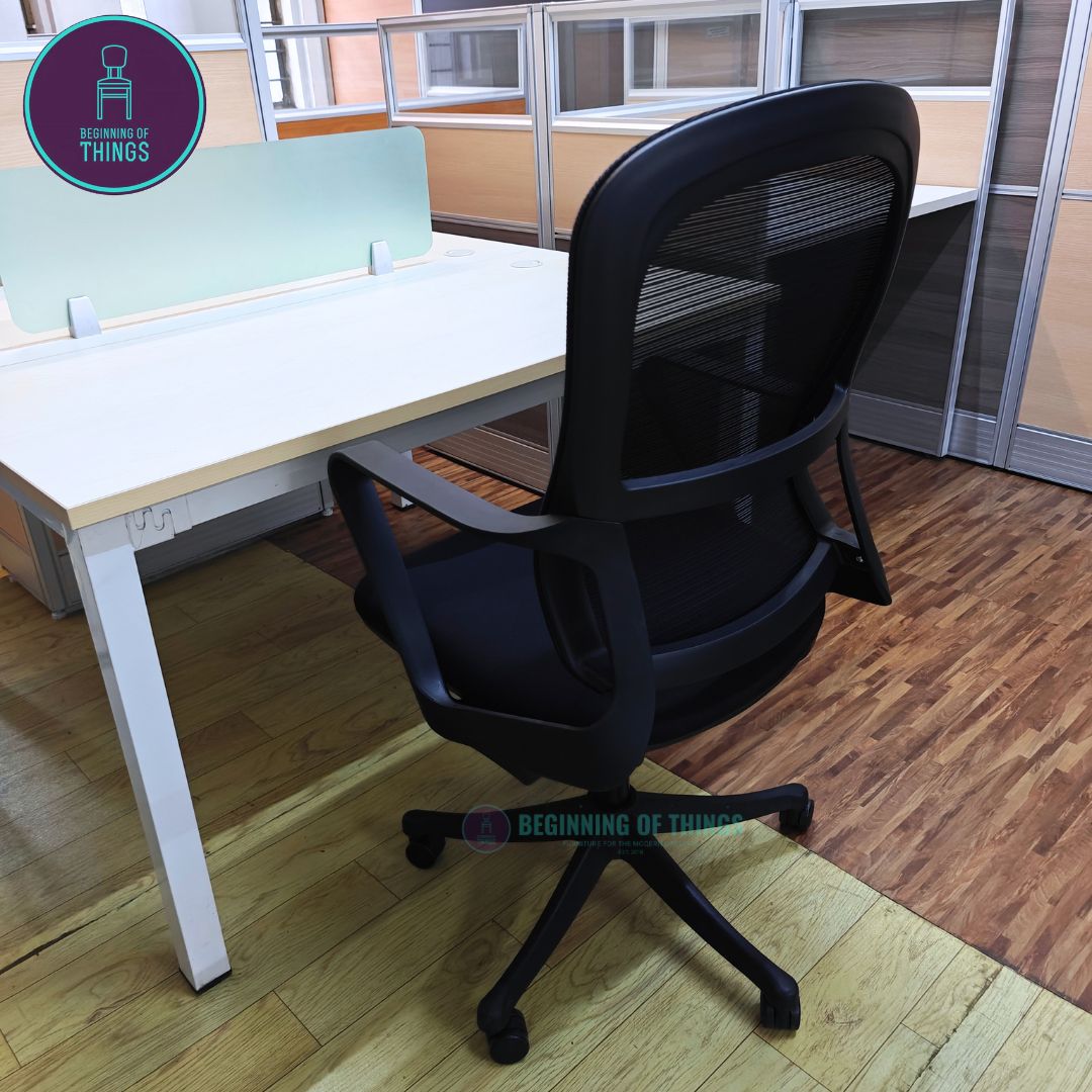 Rounded Frame Office Chair