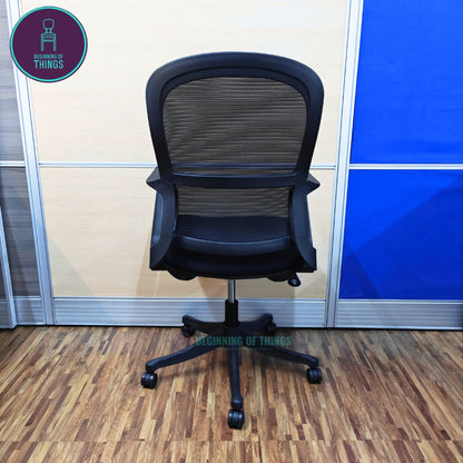 Rounded Frame Office Chair