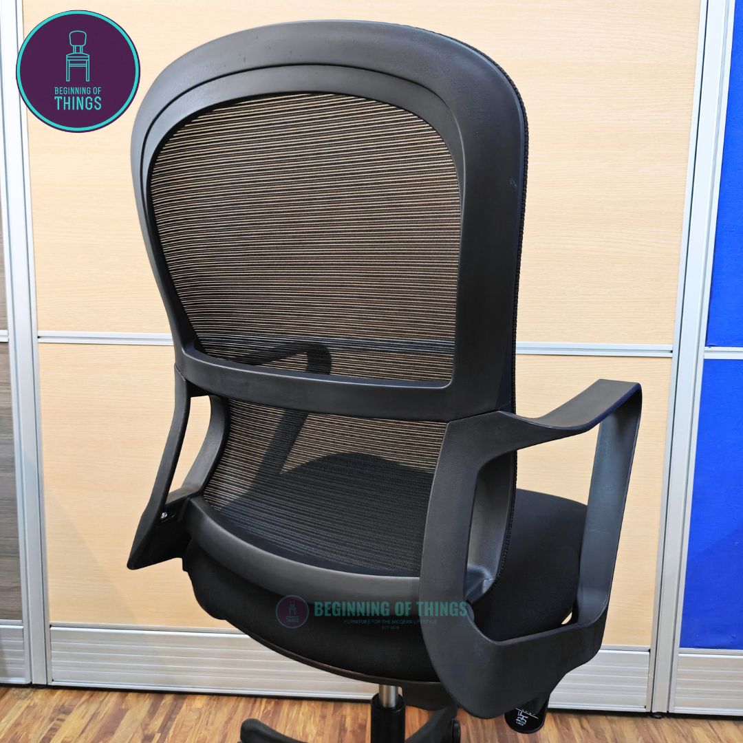 Rounded Frame Office Chair