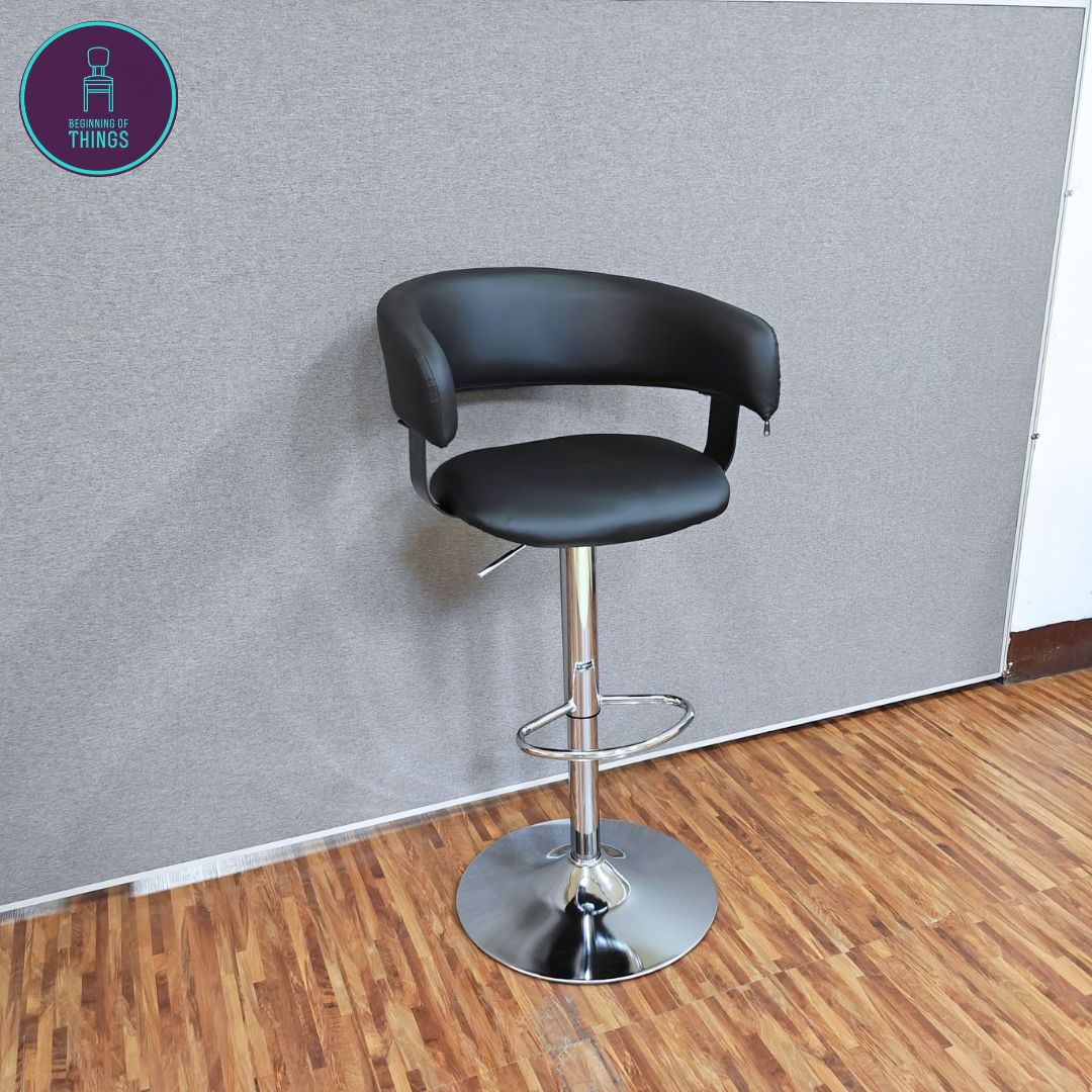 Curved Seat Bar Stool