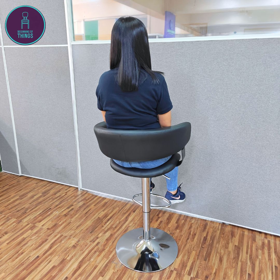 Curved Seat Bar Stool