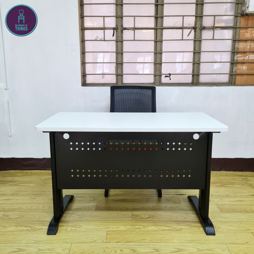 Jenner 120 x 60 cm Freestanding Office Table with Black Metal Leg