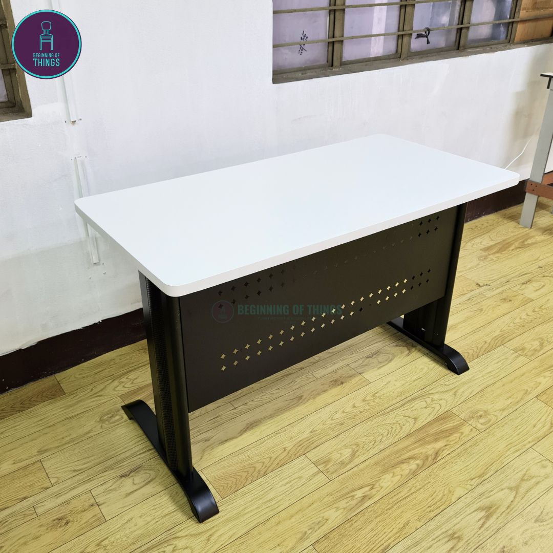Jenner 120 x 60 cm Freestanding Office Table with Black Metal Leg