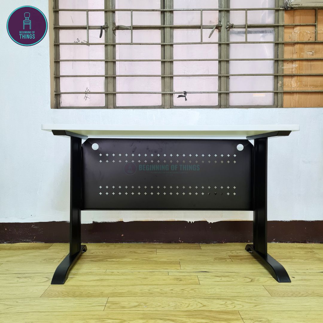 Jenner 120 x 60 cm Freestanding Office Table with Black Metal Leg