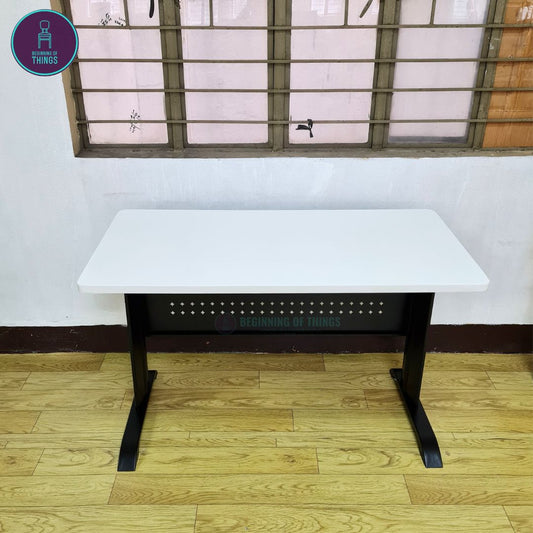 Jenner 120 x 60 cm Freestanding Office Table with Black Metal Leg