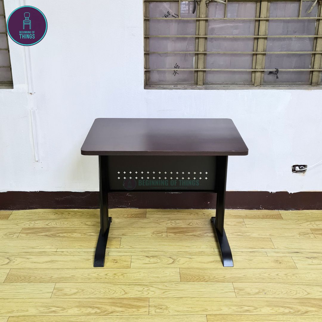 Jenner 90 x 60 cm Freestanding Office Table with Black Metal Leg