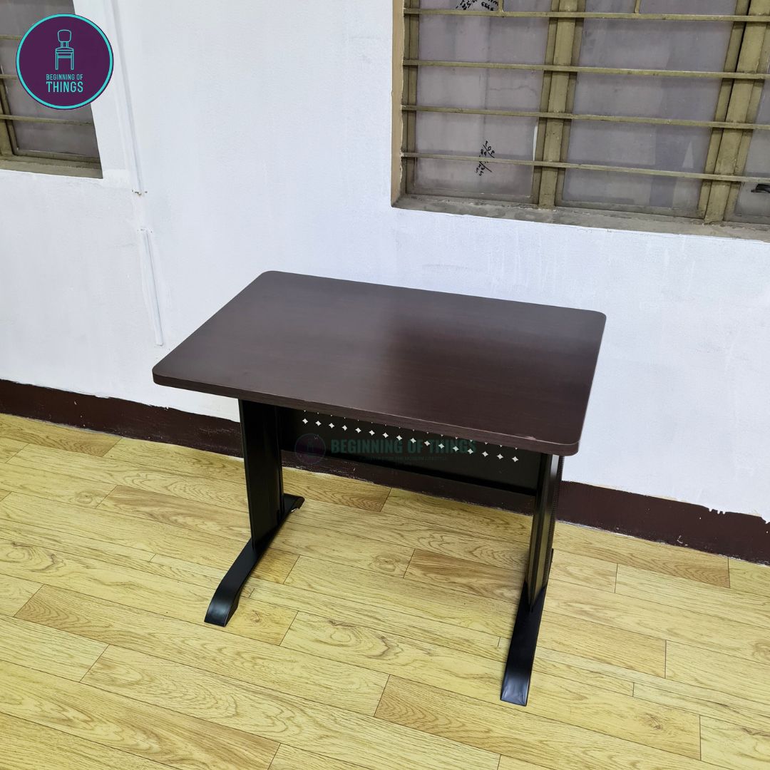 Jenner 90 x 60 cm Freestanding Office Table with Black Metal Leg