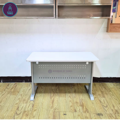 Jenner 120 x 60 cm Freestanding Office Table with Silver Metal Leg