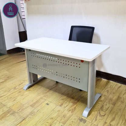 Jenner 120 x 60 cm Freestanding Office Table with Silver Metal Leg