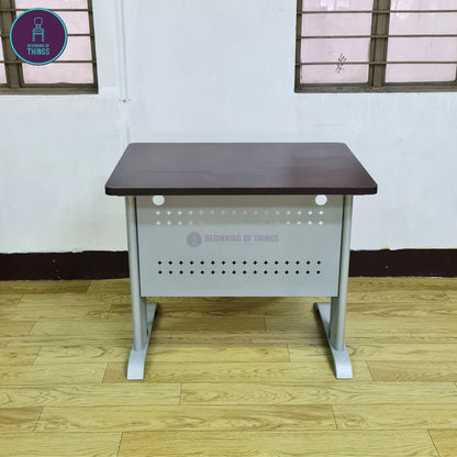 Jenner 90 x 60 cm Freestanding Office Table with Silver Metal Leg