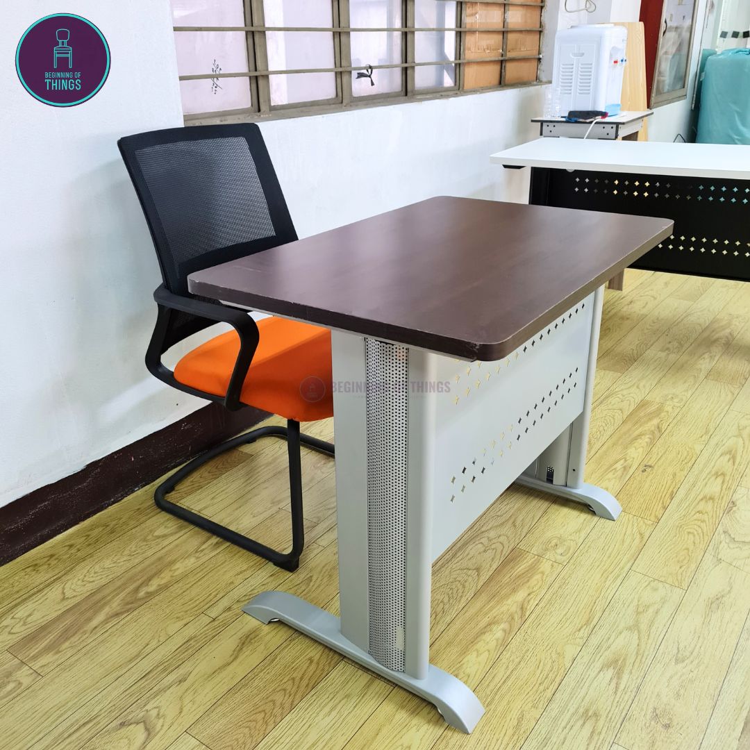 Jenner 120 x 60 cm Freestanding Office Table with Silver Metal Leg
