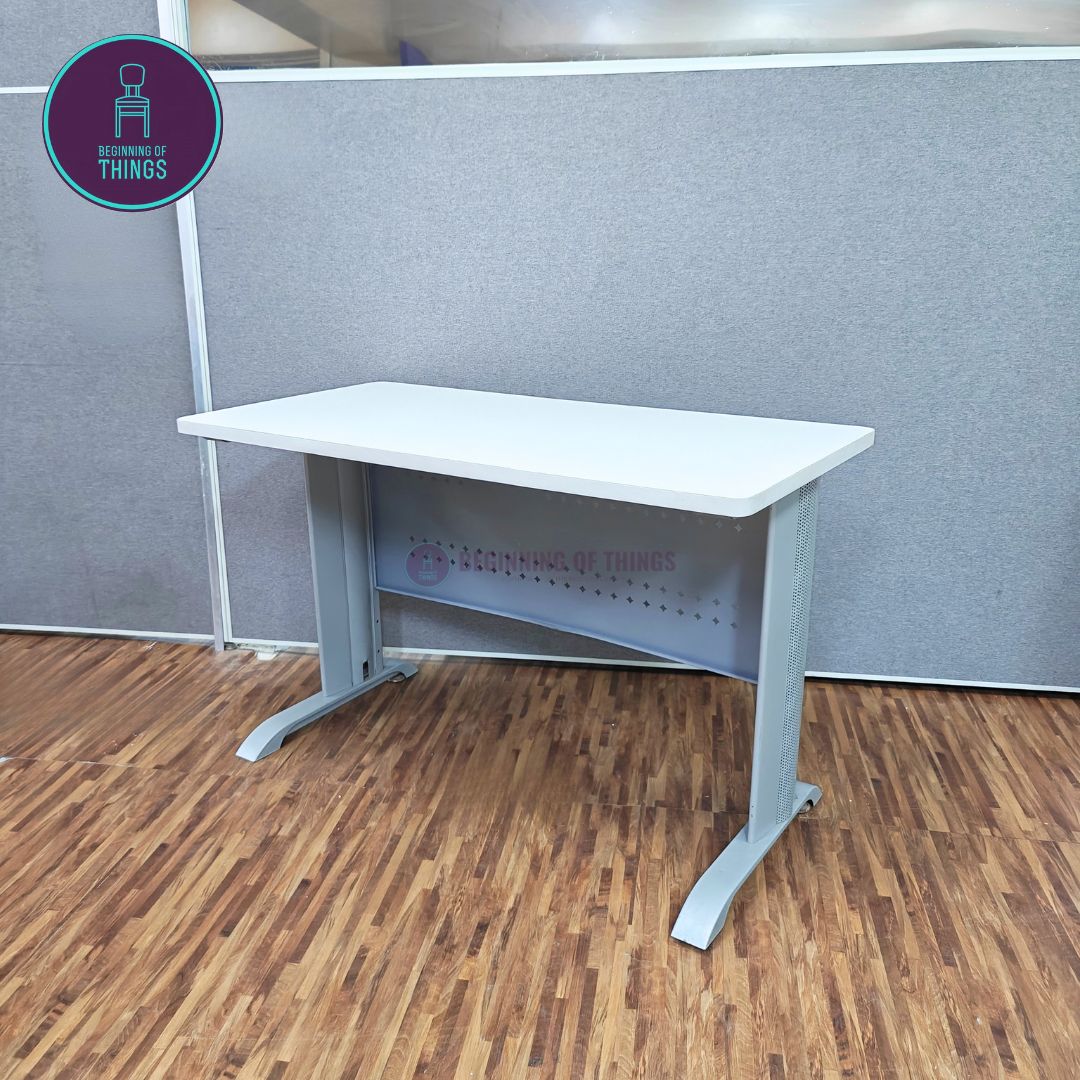 Jenner 120 x 60 cm Freestanding Office Table with Silver Metal Leg