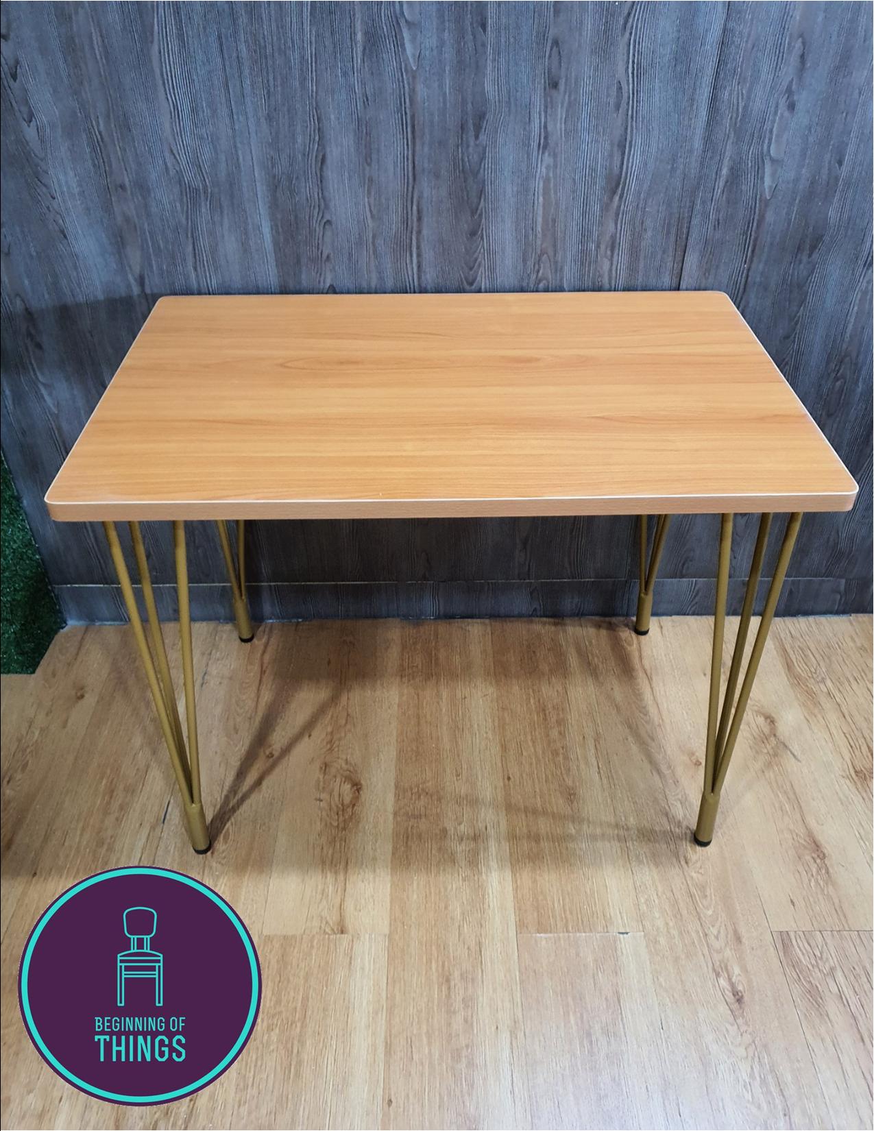 Paige Table 60 x 90 cm with Hairpin Legs