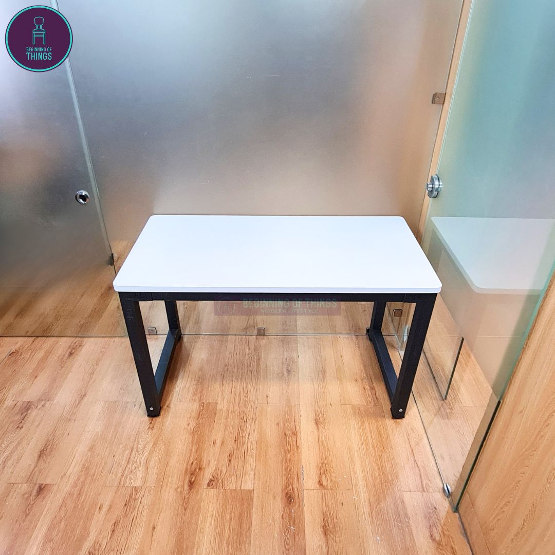 Palmer Table with Square Legs