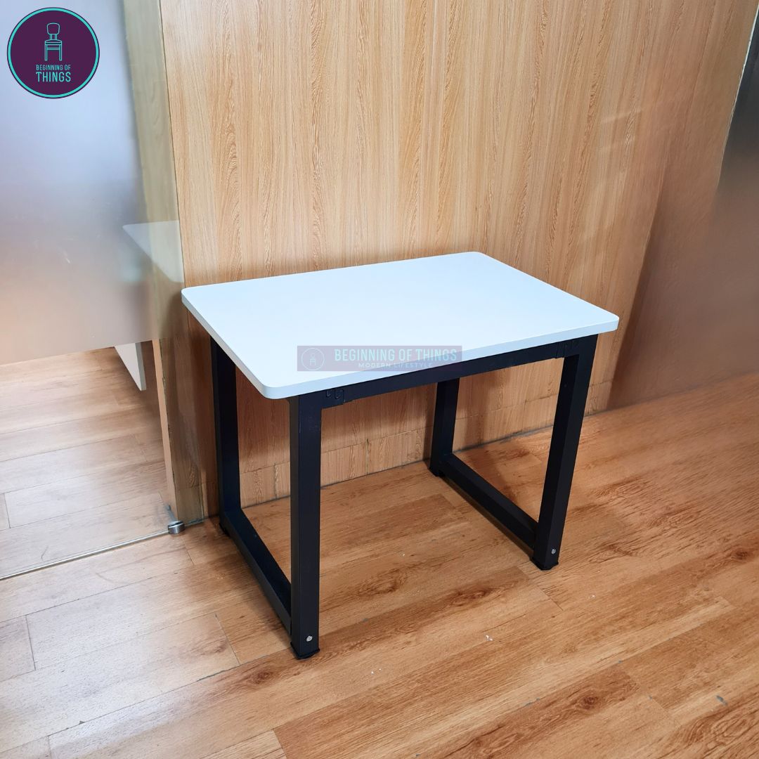 Palmer Table with Square Legs